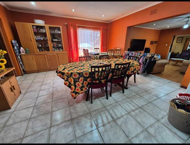 4 BEDROOM HOUSE FOR SALE IN GENL ALBERTS PARK